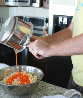 barevný domací sladký popcorn, recept, jak obarvit popcoern, jak se dělá popcorn, popcorn pro děti, 